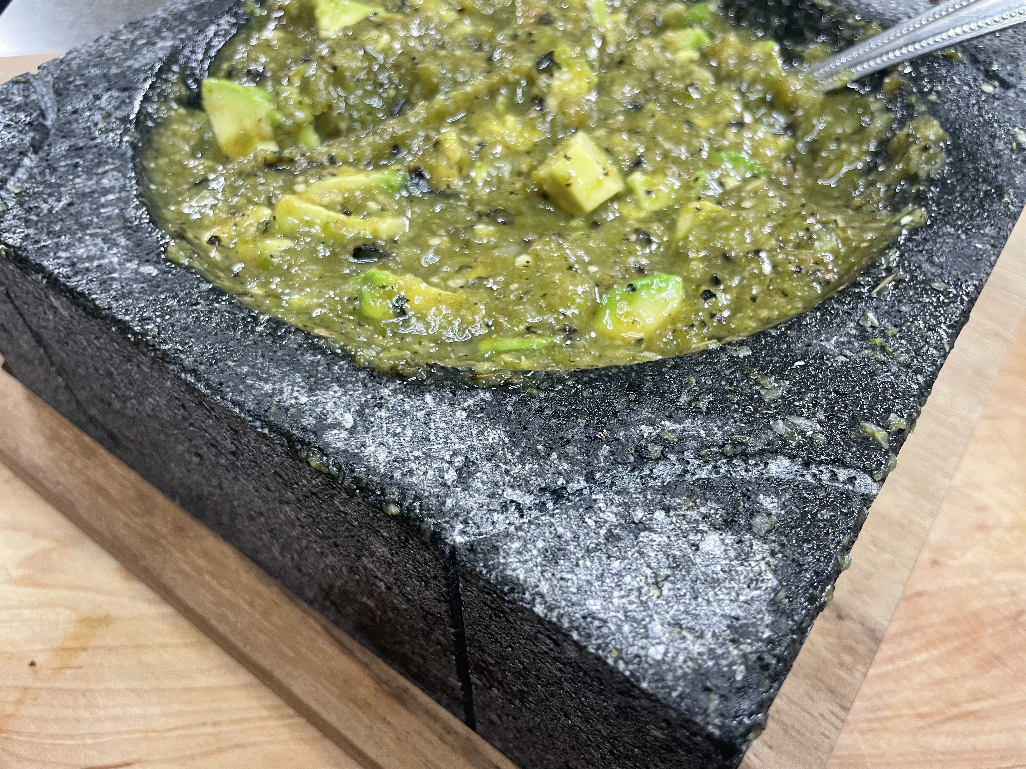 grilled-salsa-verde-molcajeteada