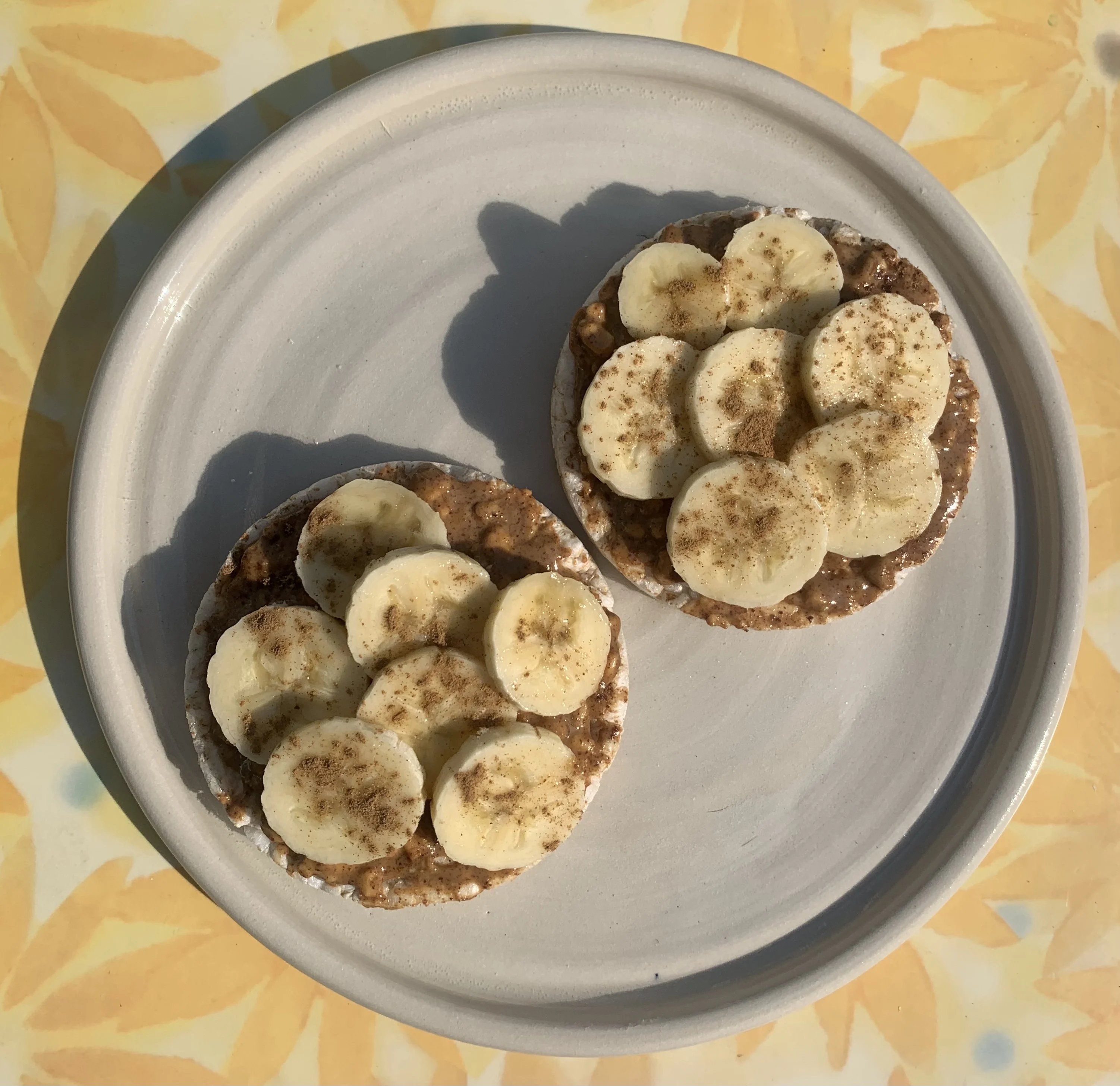 peanut-butter-and-banana-rice-cakes