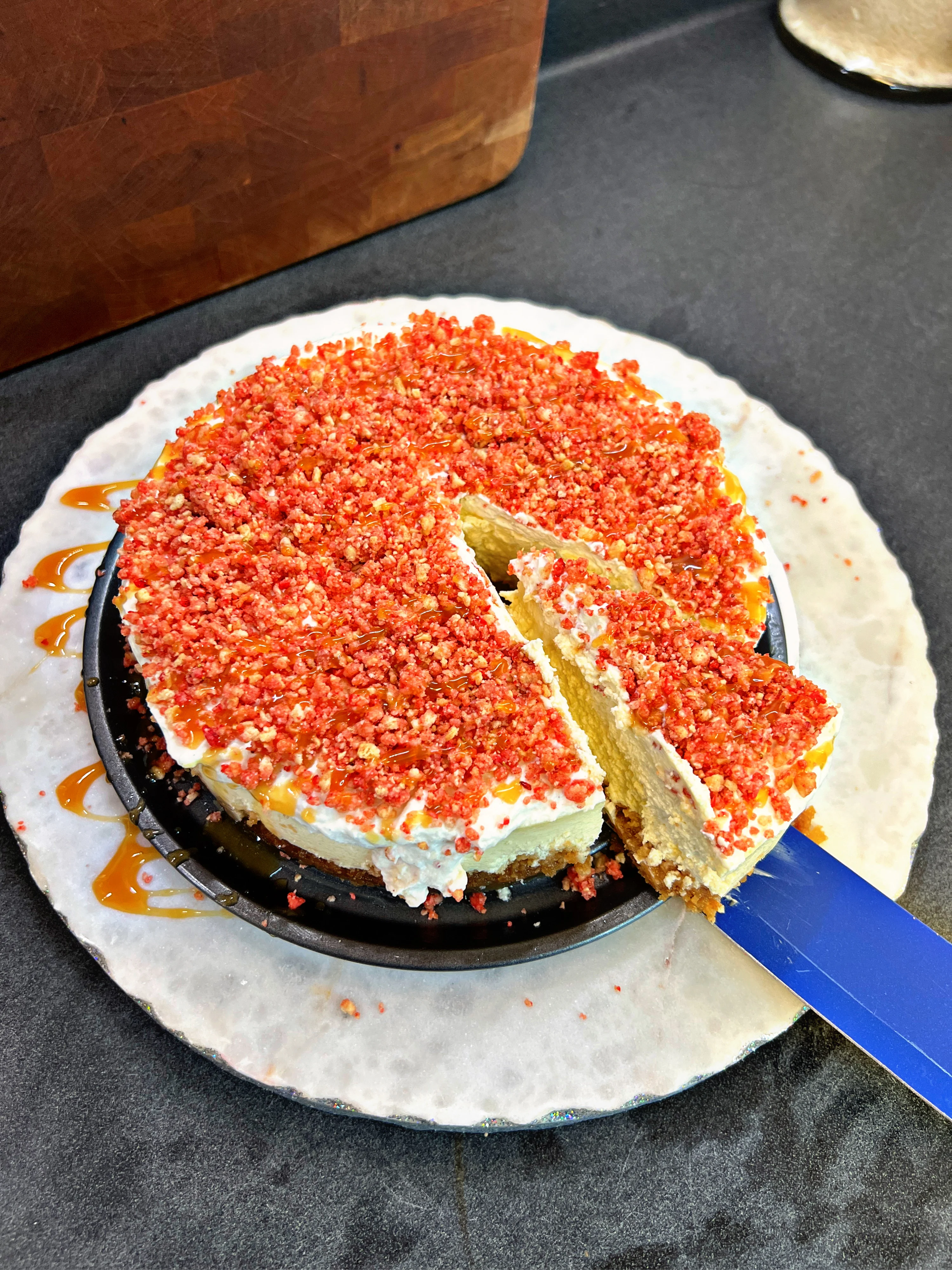 strawberry-crunch-cheesecake