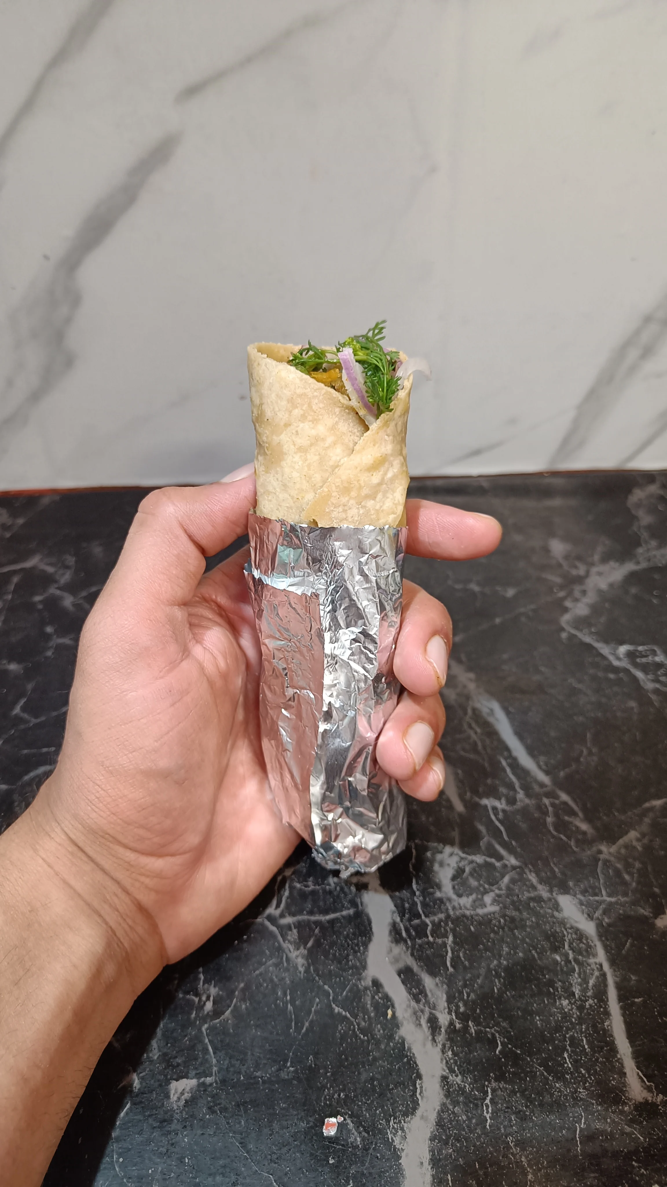 aloo-frankie:-spiced-potato-wraps-bursting-with-indian-flavors