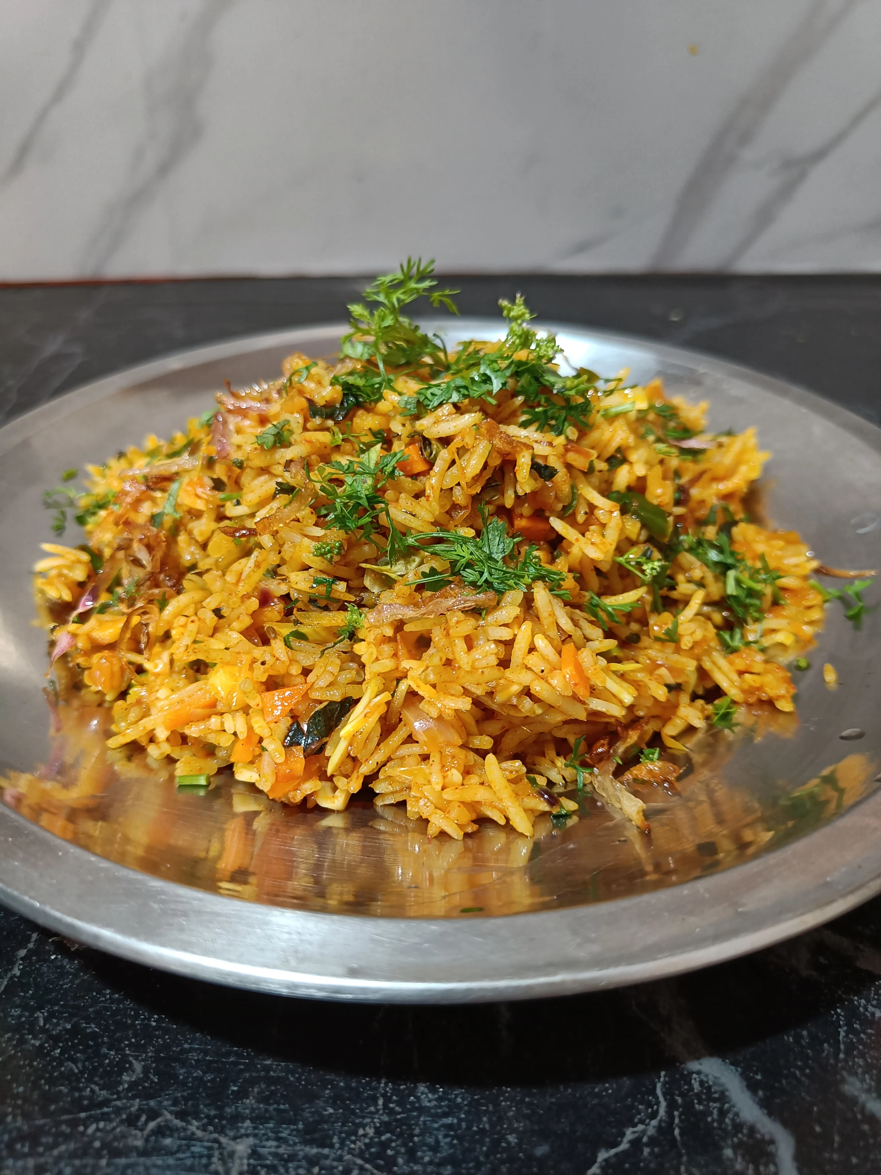 tawa-pulao:-a-flavorful-mumbai-street-food-delight