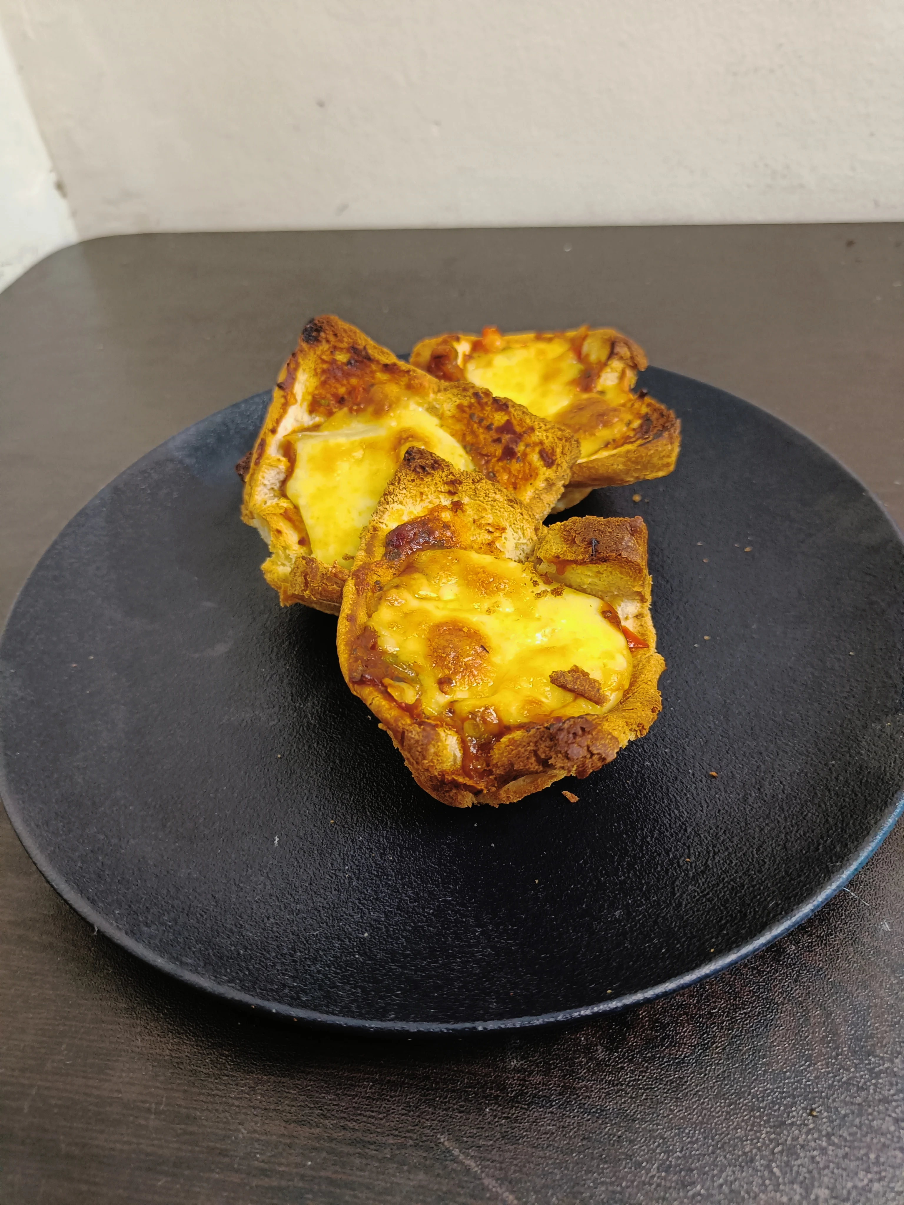 pizza-cups:-bite-sized-delights-with-a-twist