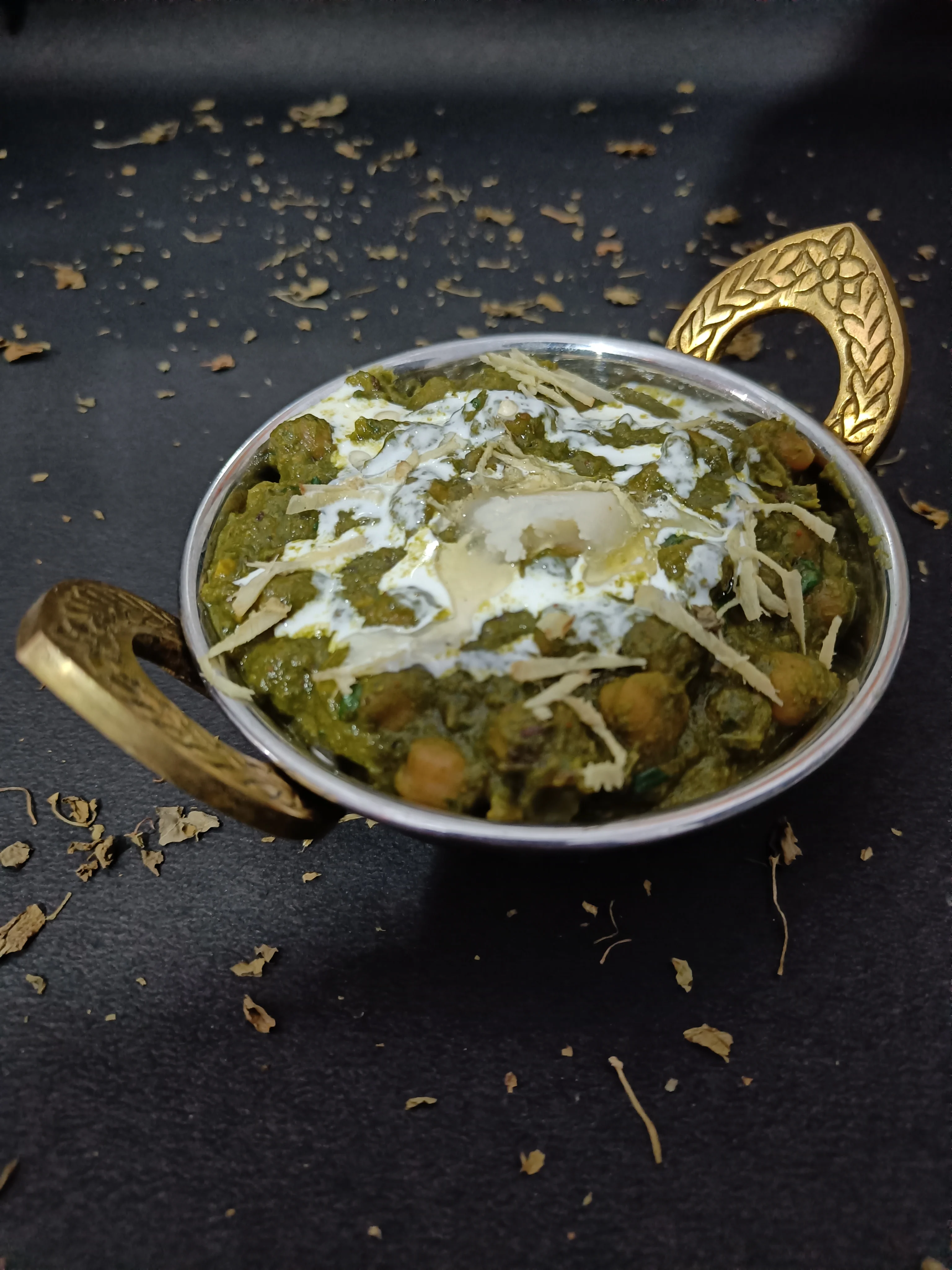 chole-palak:-a-nutritious-and-flavorful-spinach-and-chickpea-delight