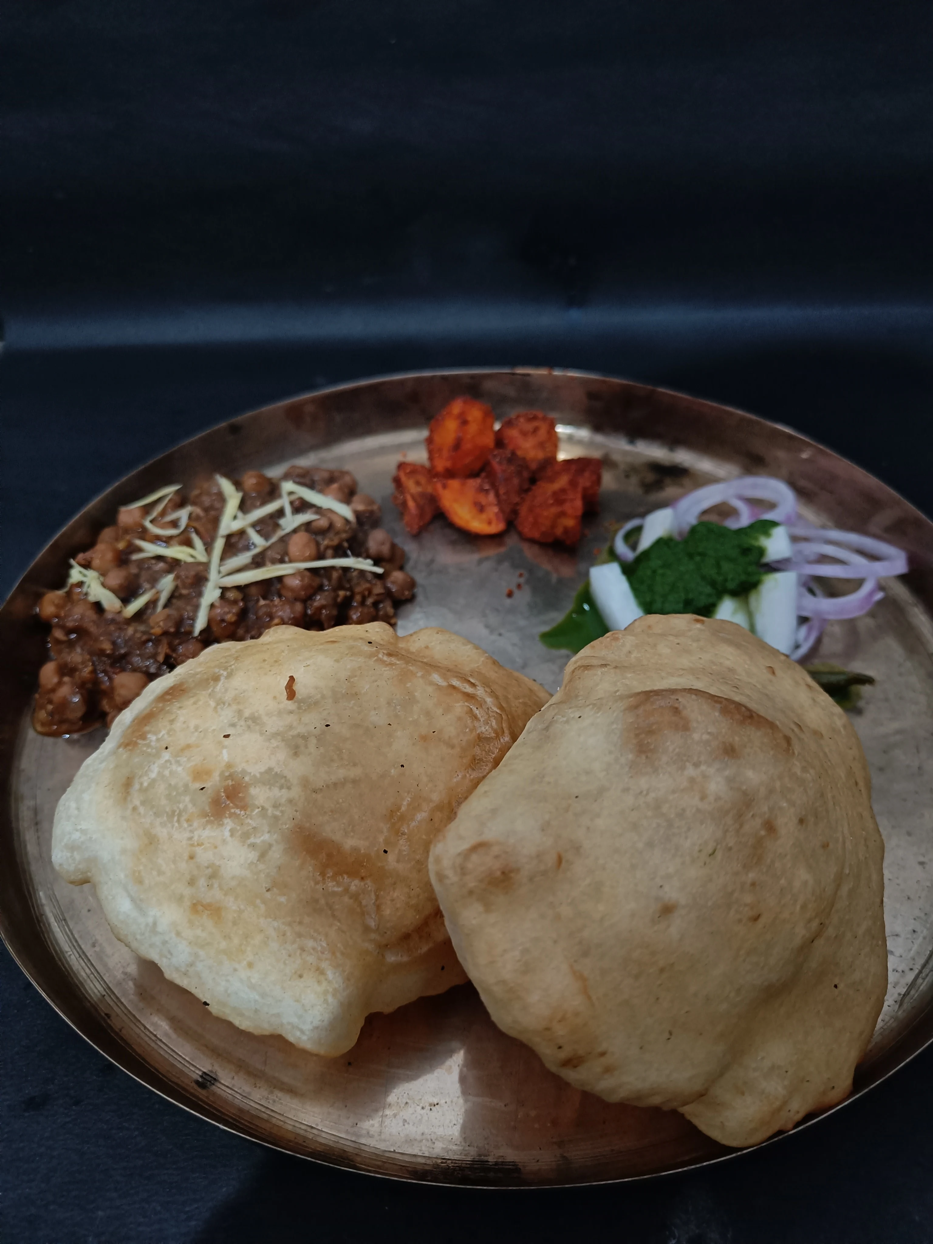 pindi-chole-with-chatpata-aloo:-a-spicy-and-flavorful-punjabi-delight
