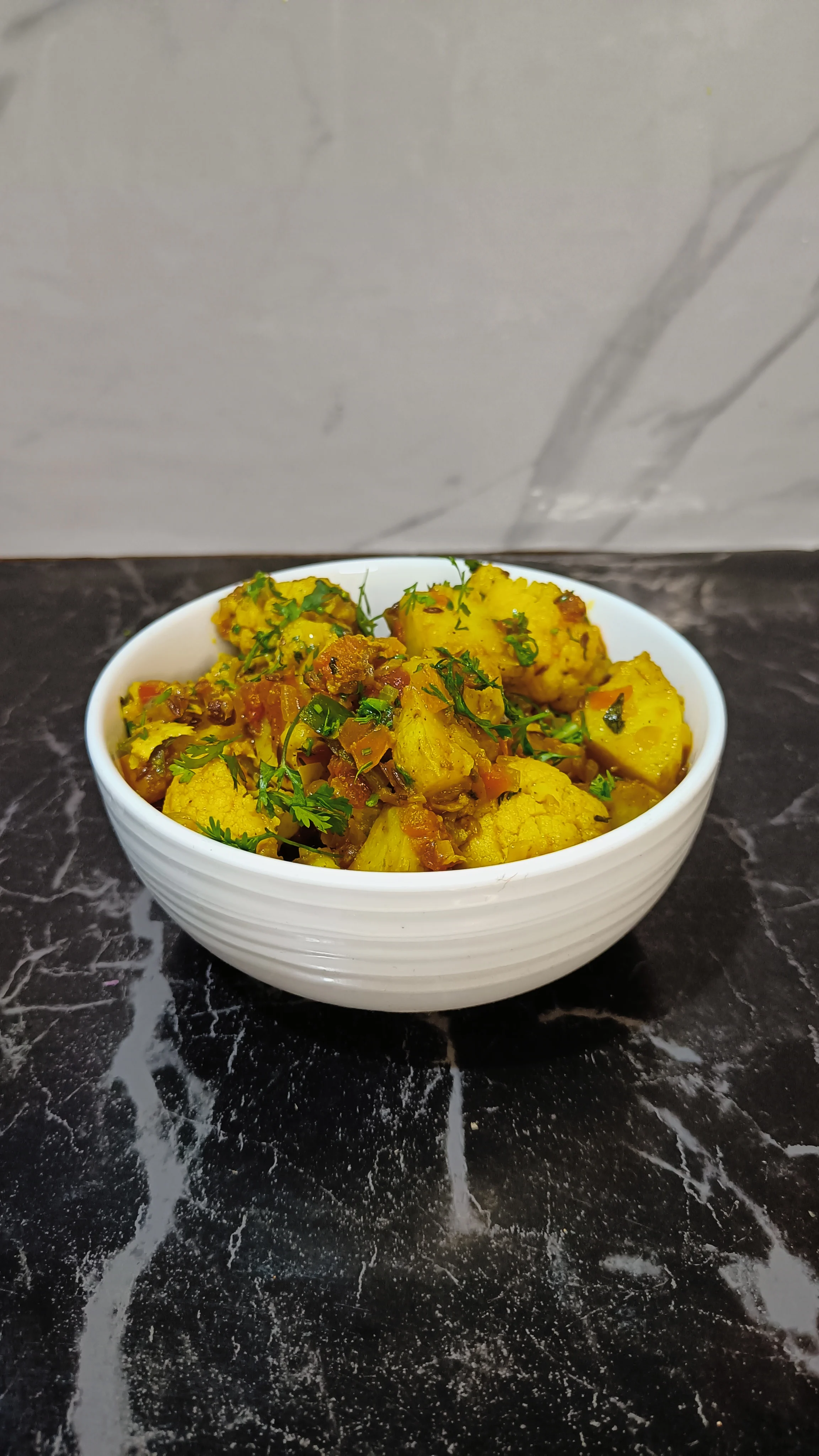 aloo-gobhi:-a-classic-indian-delight-with-the-perfect-potato-cauliflower-harmony
