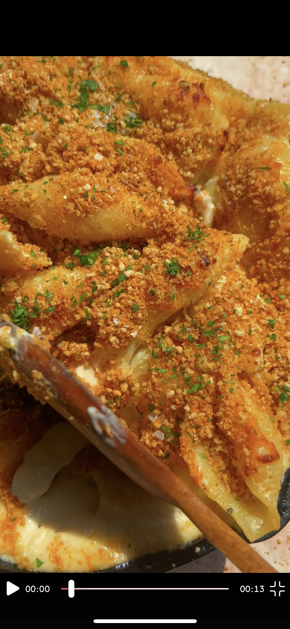 alfredo-mac-and-cheese-with-garlic-bread-panko-crust