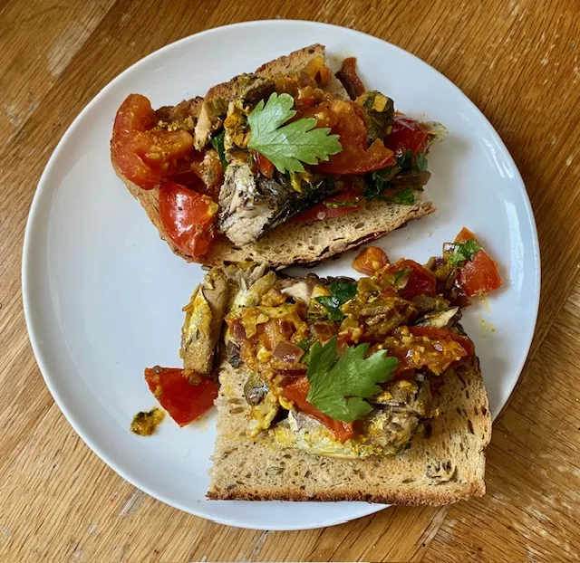 sardine-herb-and-turmeric-topper