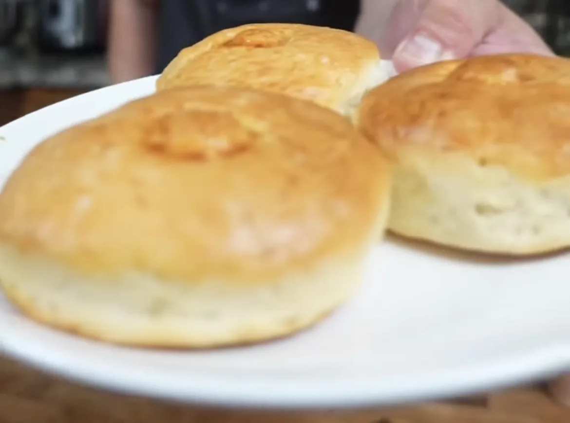 bisquetes-(mexican-buttermilk-biscuits)