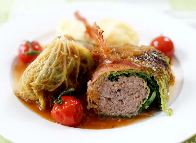 roulade-kohlrouladenkrautwickerl-(stuffed-cabbage-rolls)