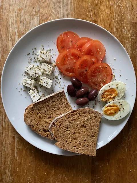 easy-greek-breakfast