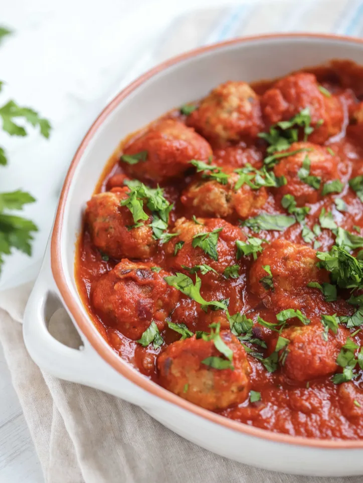 chicken-meatballs-in-tomato-sauce
