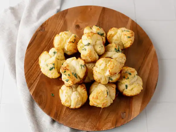 garlic-parmesan-biscuits