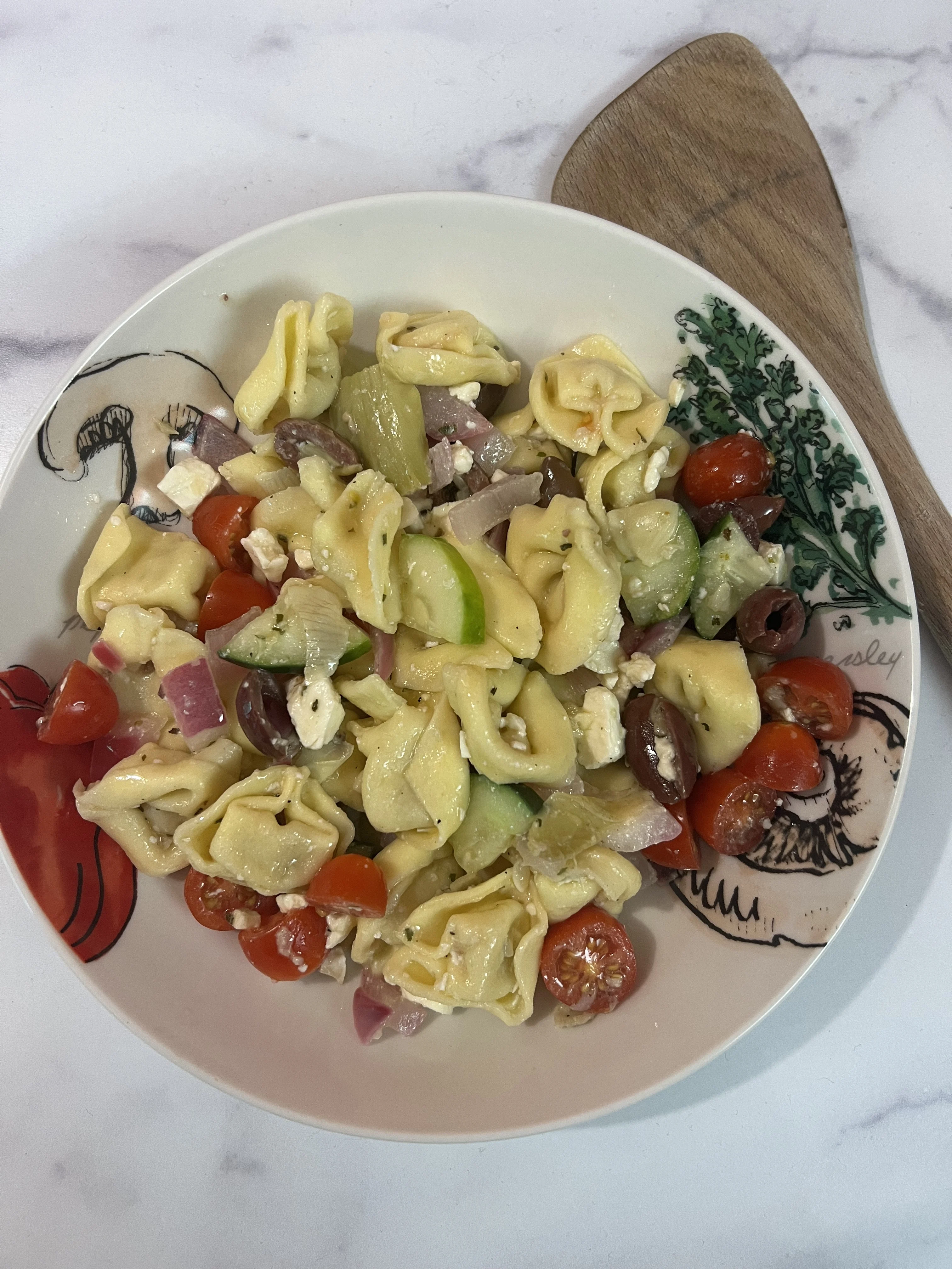 vegetarian-tortellini-pasta-salad