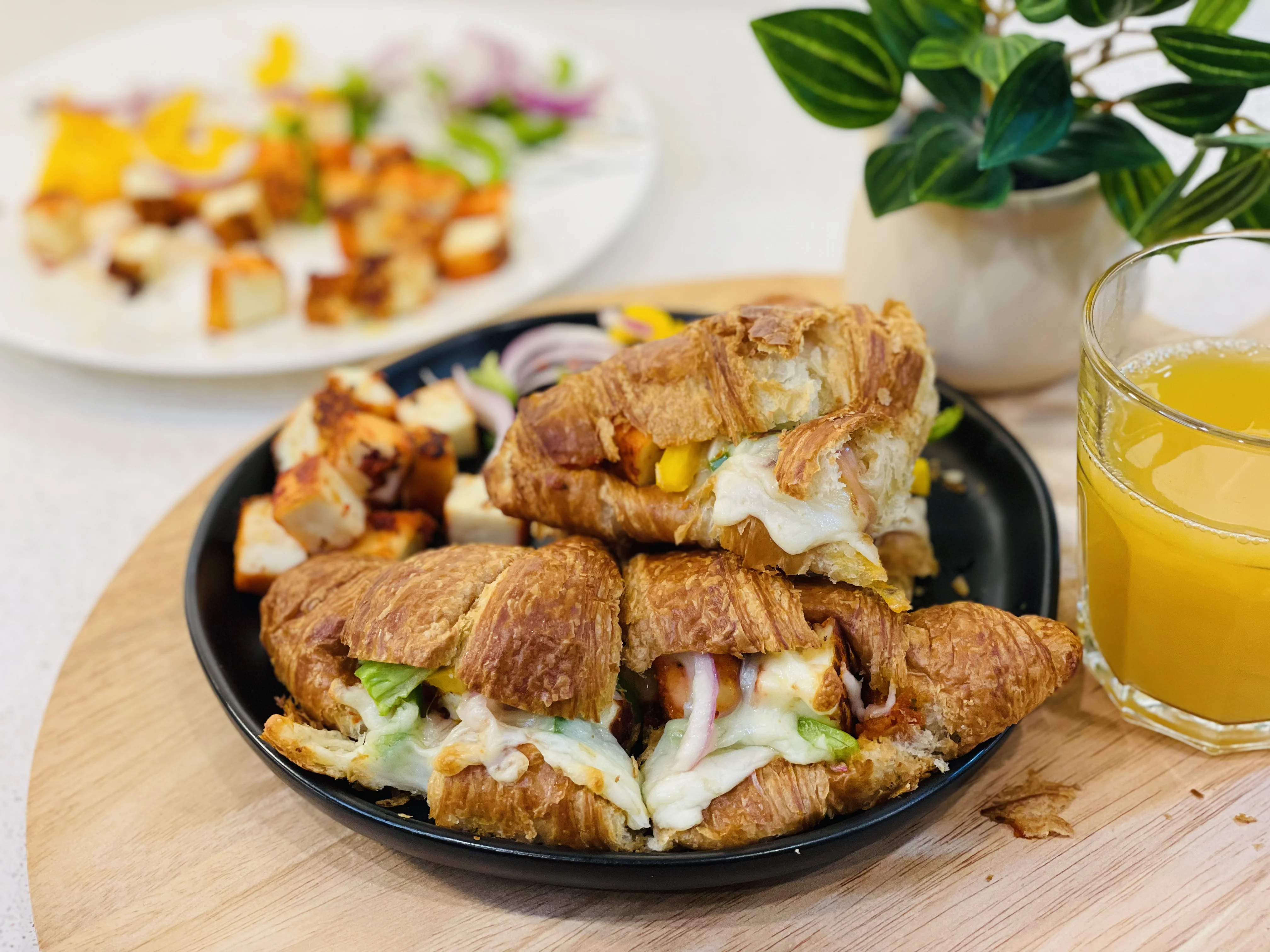 paneer-(indian-cottage-cheese)-croissants