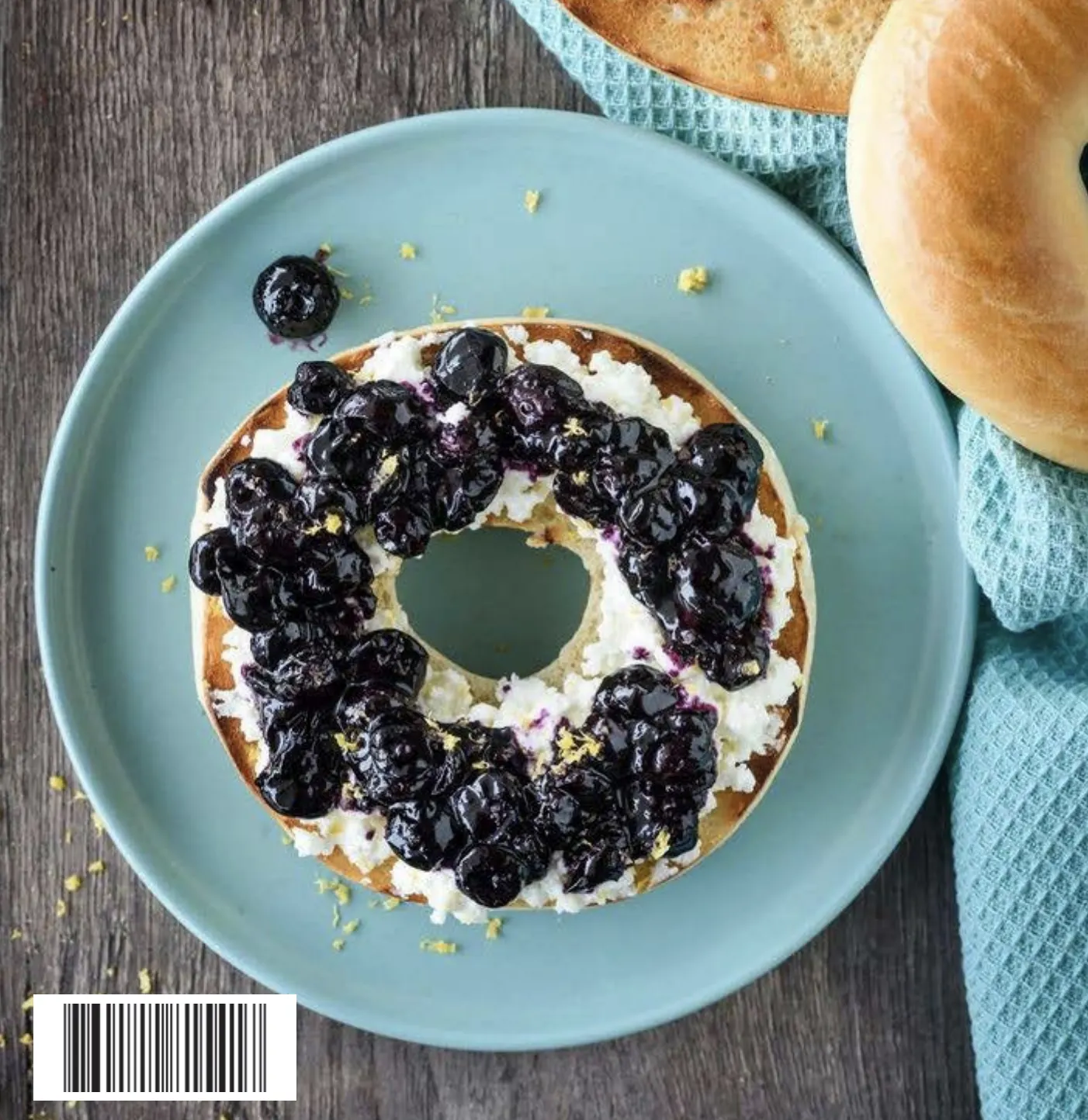 ricotta-and-blueberry-bagel