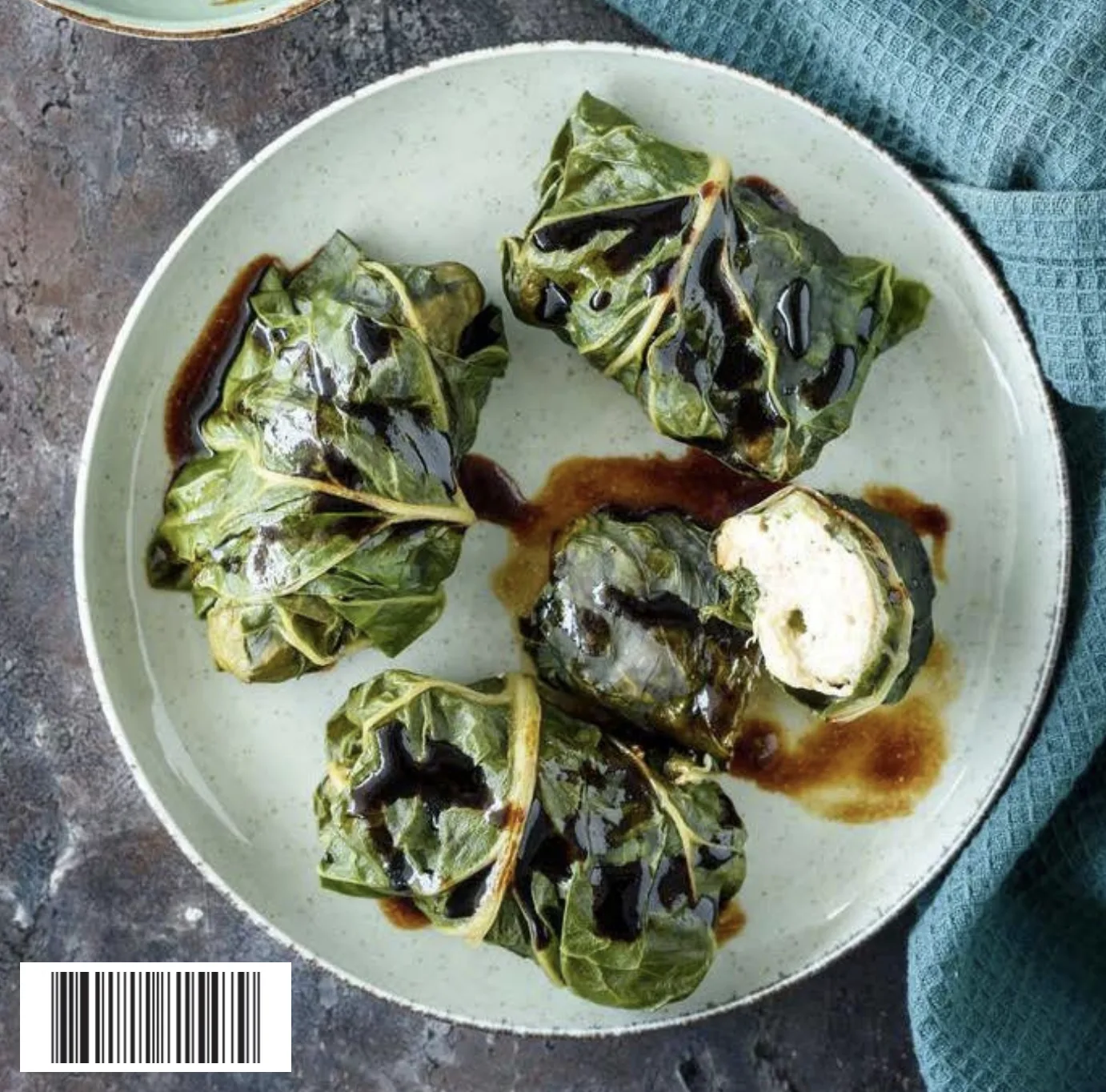 steamed-cabbage-dumplings-and-dipping-sauce