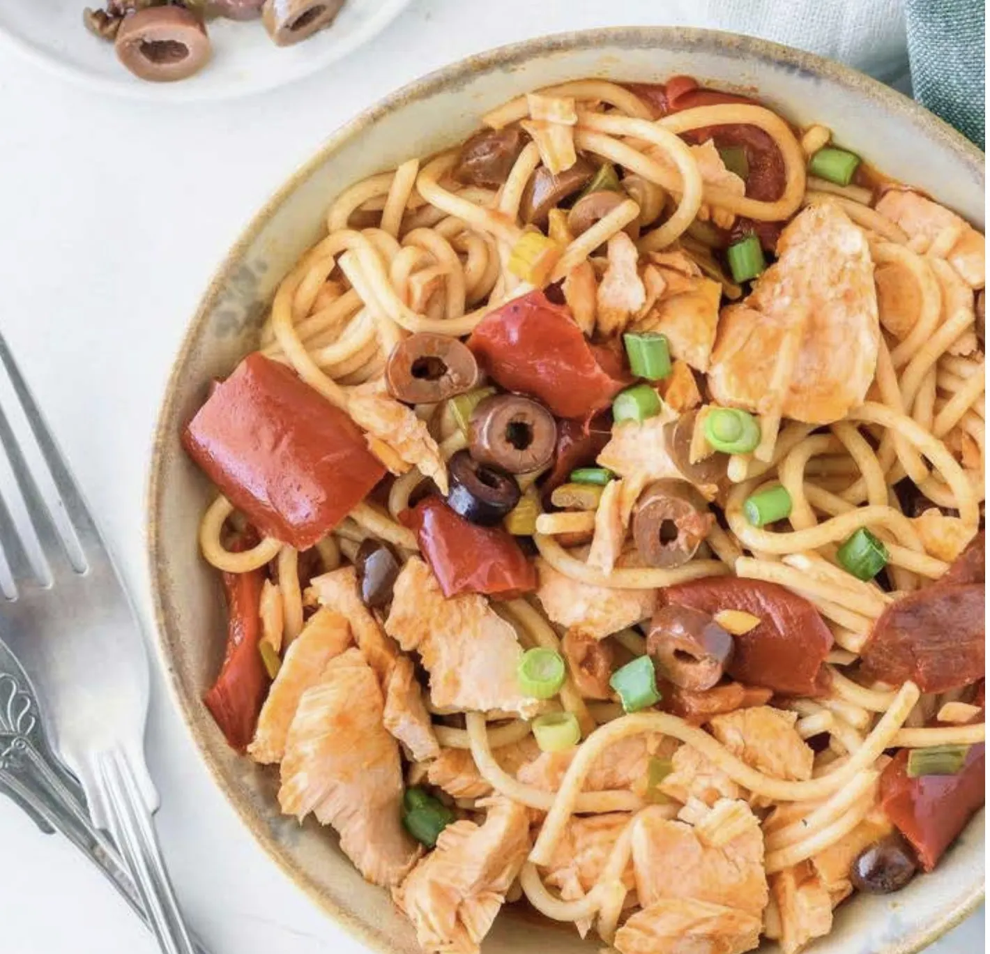 salmon-and-roasted-pepper-pasta
