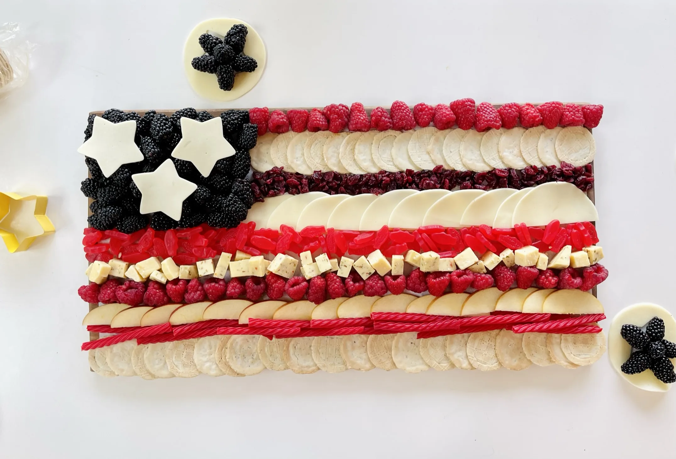 4th-of-july-american-flag-charcuterie-board