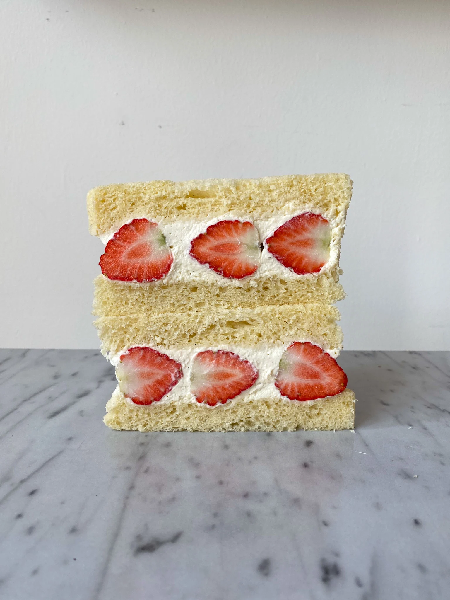 japanese-strawberry-sando