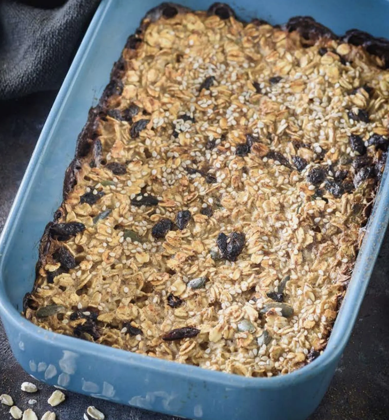 baked-oat-porridge-with-goji-and-cinnamon