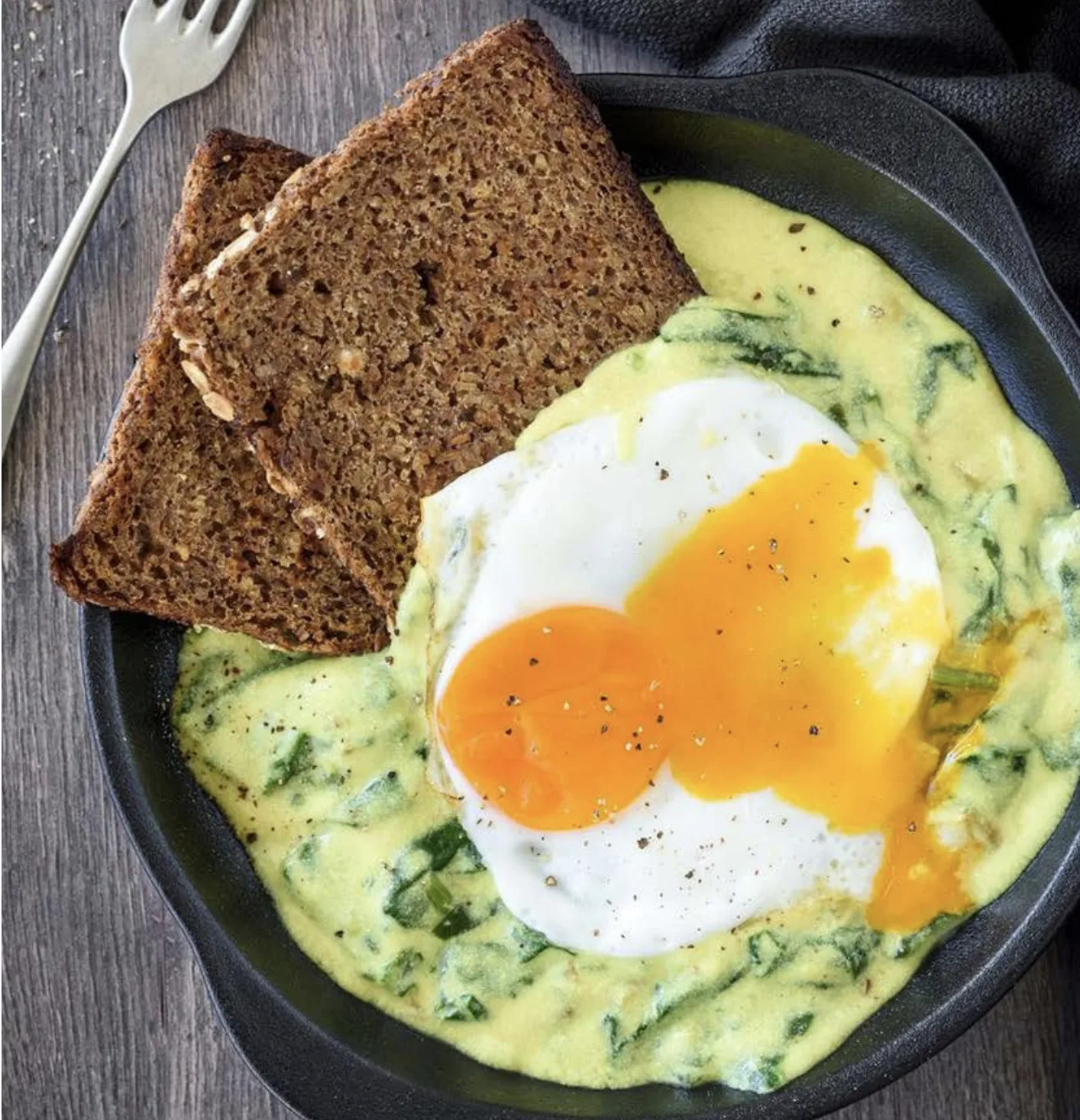 eggs-with-sauteed-spinach-on-wholemeal