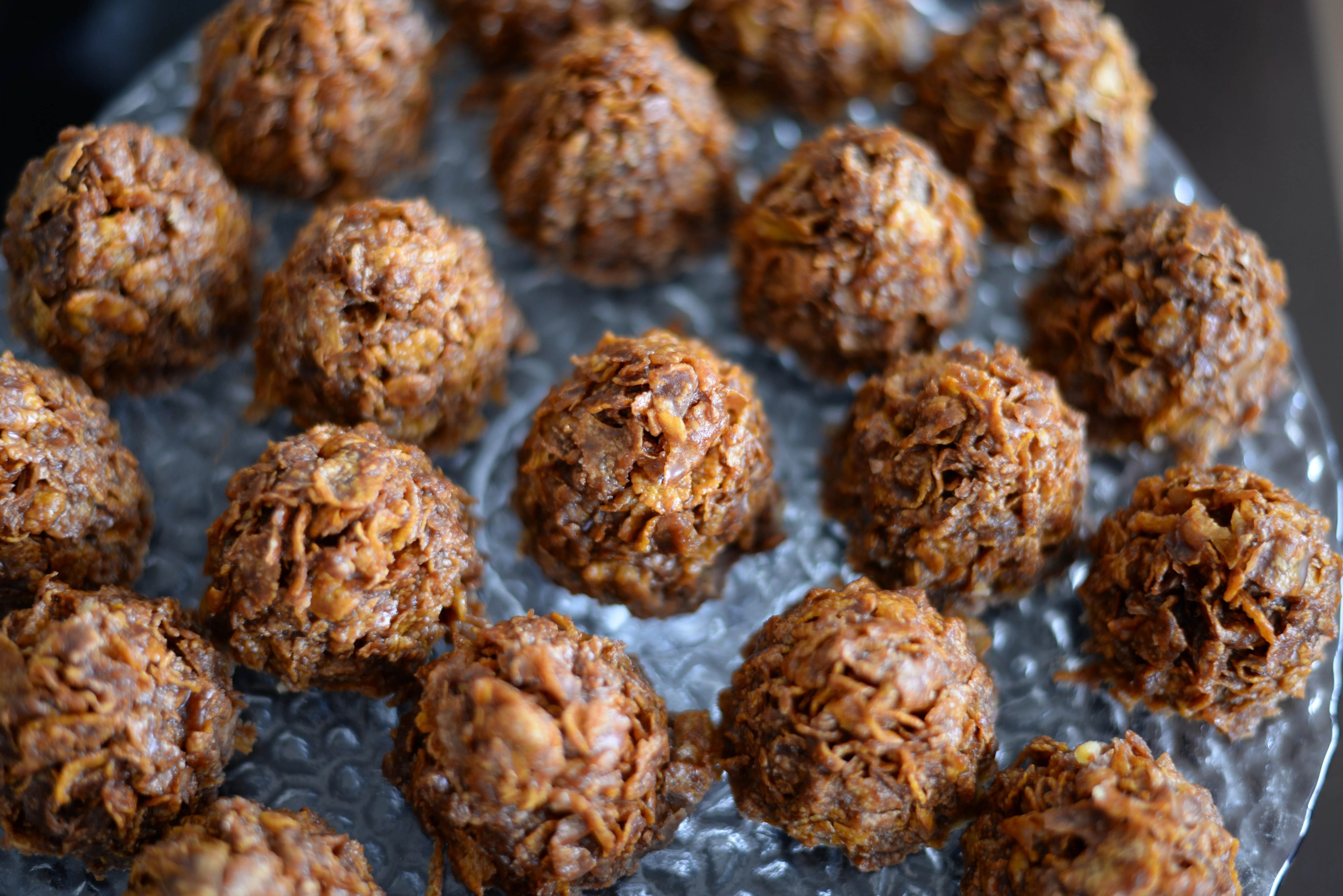 oatmeal-raisin-cookie-truffles