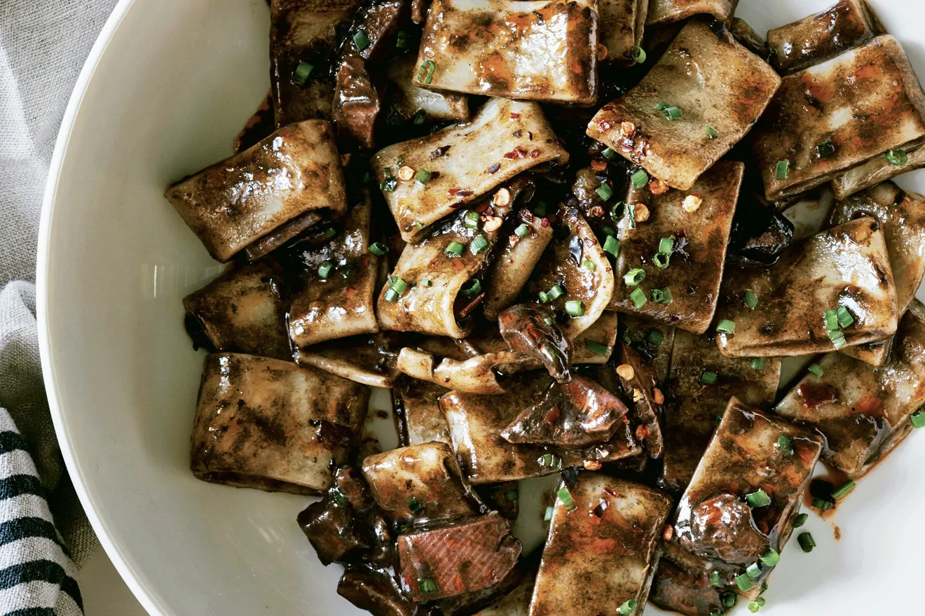 calamarata-with-squid-and-it's-ink
