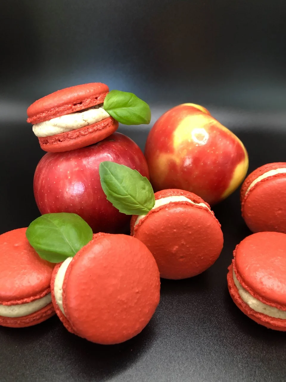 apple-pie-macarons