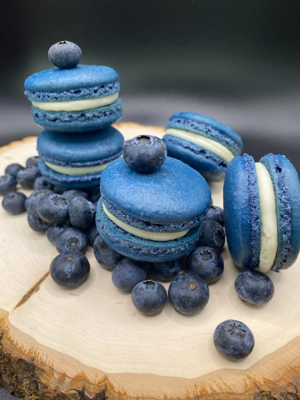 blueberry-cheesecake-macarons