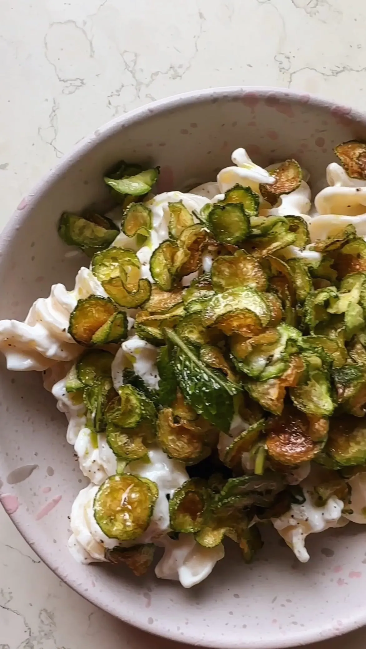fusilloni-ricotta-e-zucchine