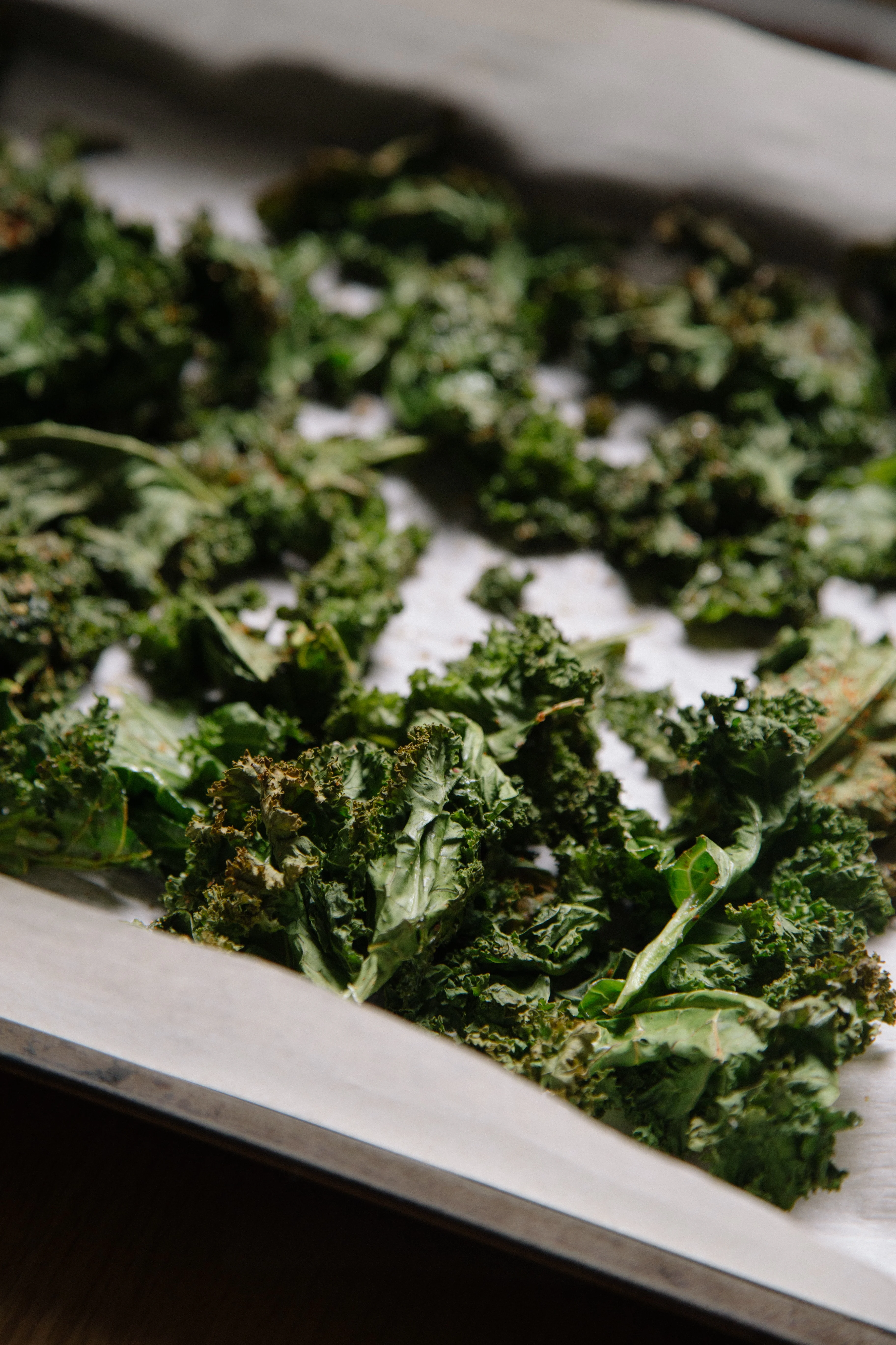 crunchy-kale-and-garlic-chips