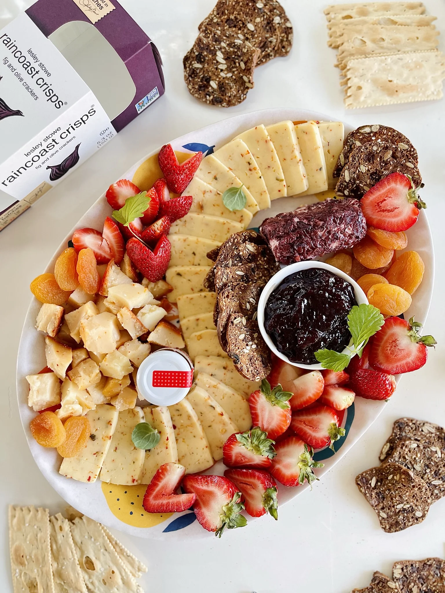 3-cheese-and-crackers-plate