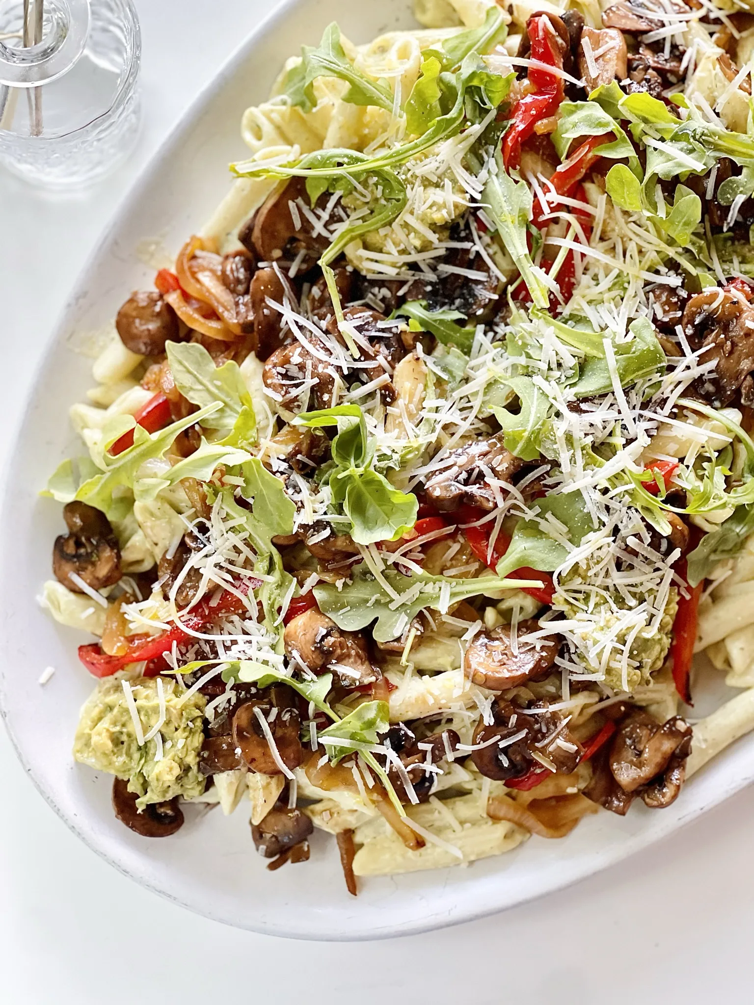 pesto-penne-with-peppers-mushrooms-and-arugula