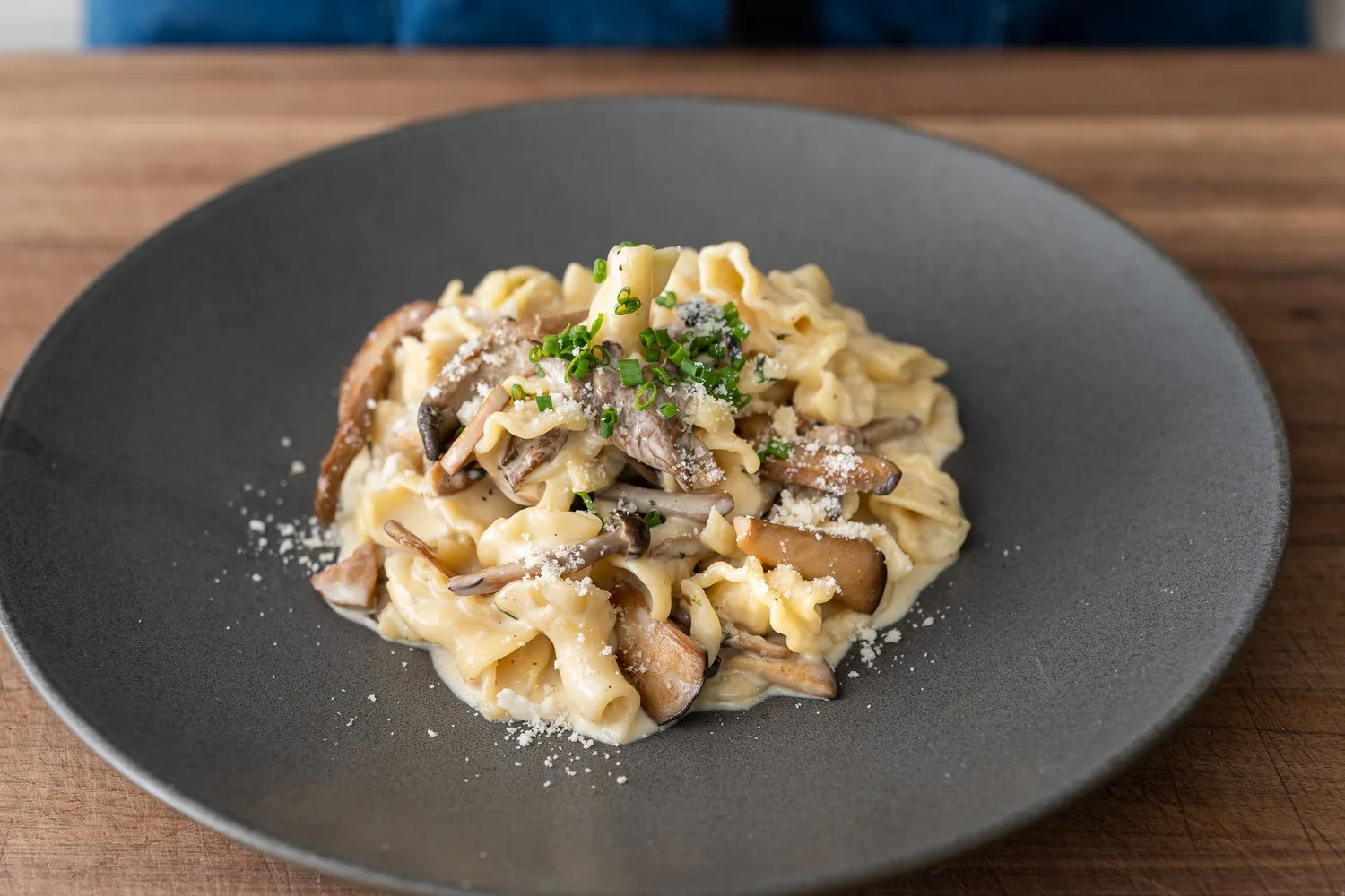creamy-mushroom-white-sauce-pasta