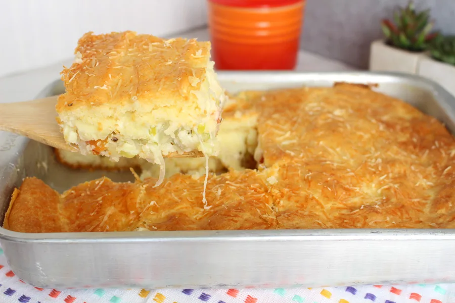 torta-de-fuba-de-palmito-e-alho-poro-savoury-cornmeal-pie