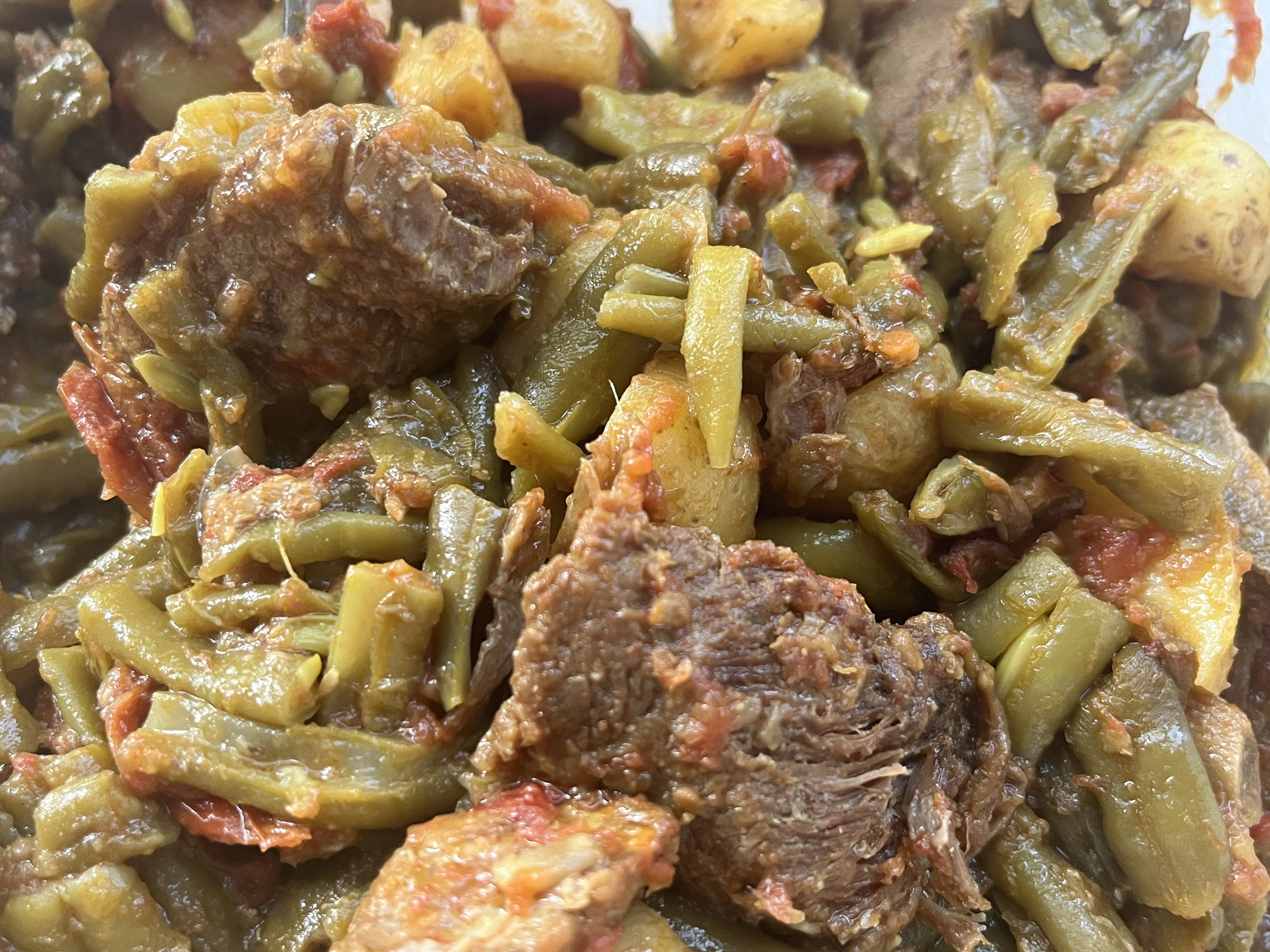 binnis-gosht-(green-beans-with-meat)