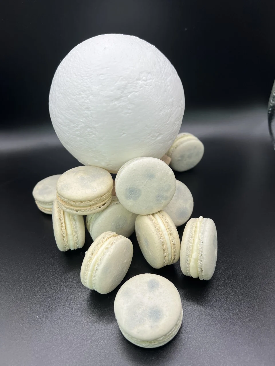 moon-macarons