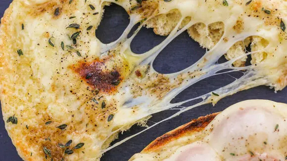 cheesy-pull-apart-bread