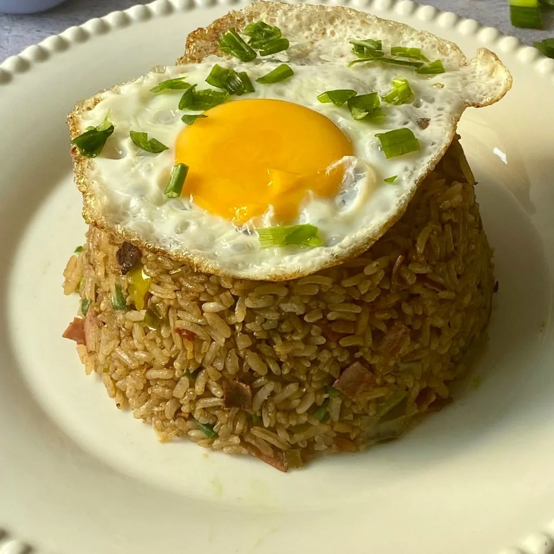 arroz-frito-al-chipotle-con-huevo-estrellado
