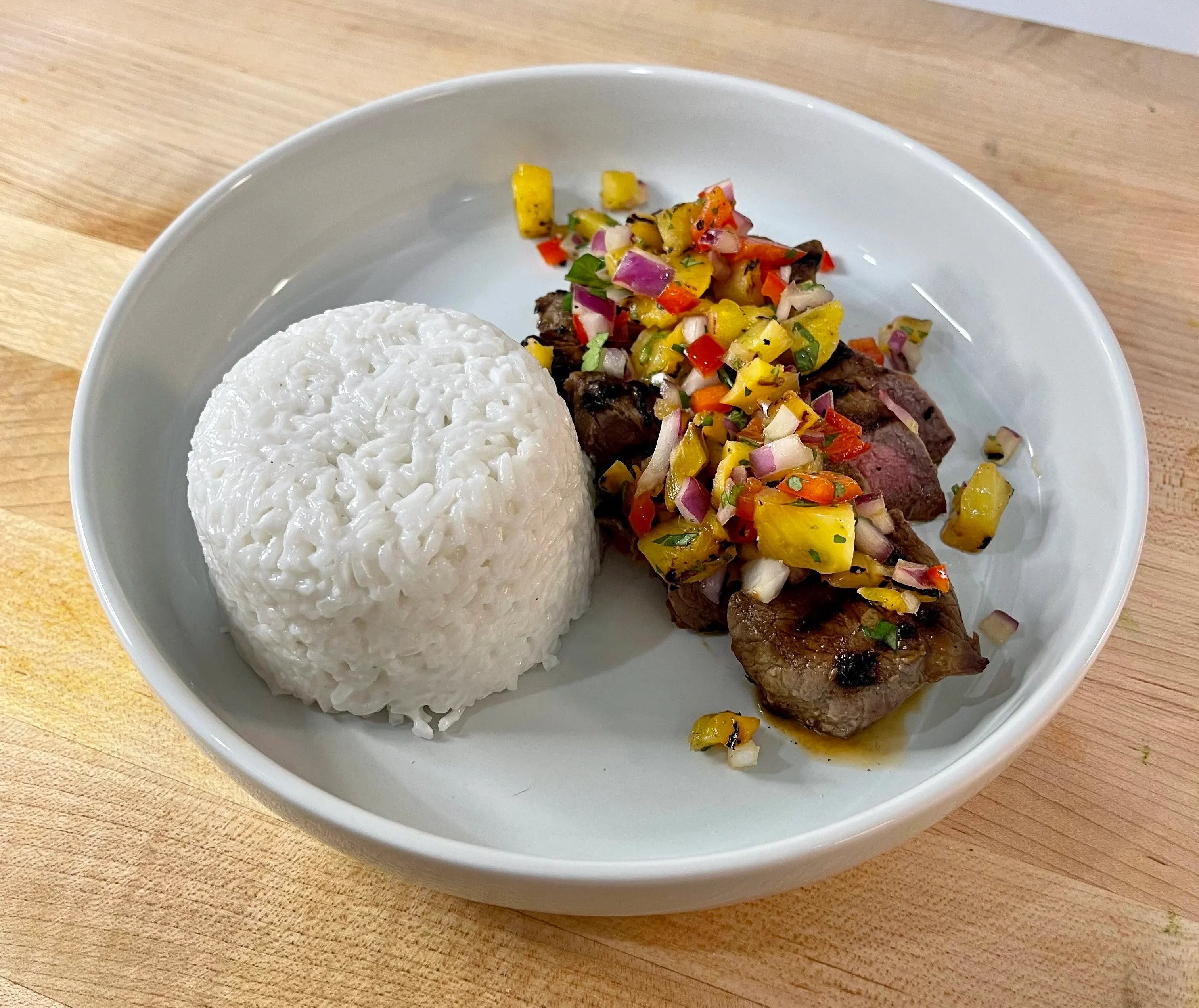 teriyaki-steak-w-grilled-pineapple-salsa