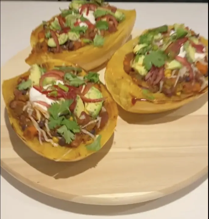 spaghetti-squash-chili-bowls