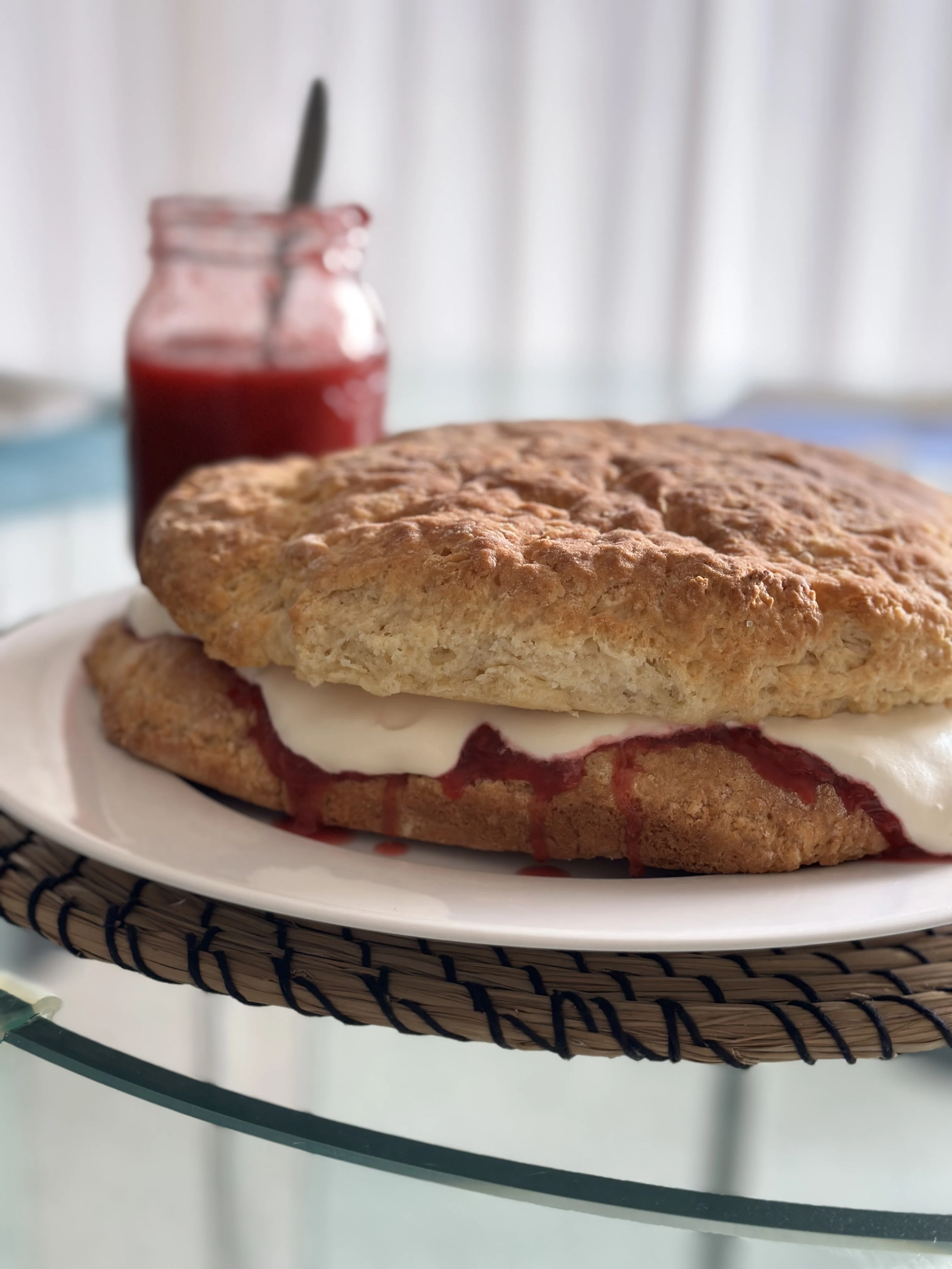 giant-scone-cake