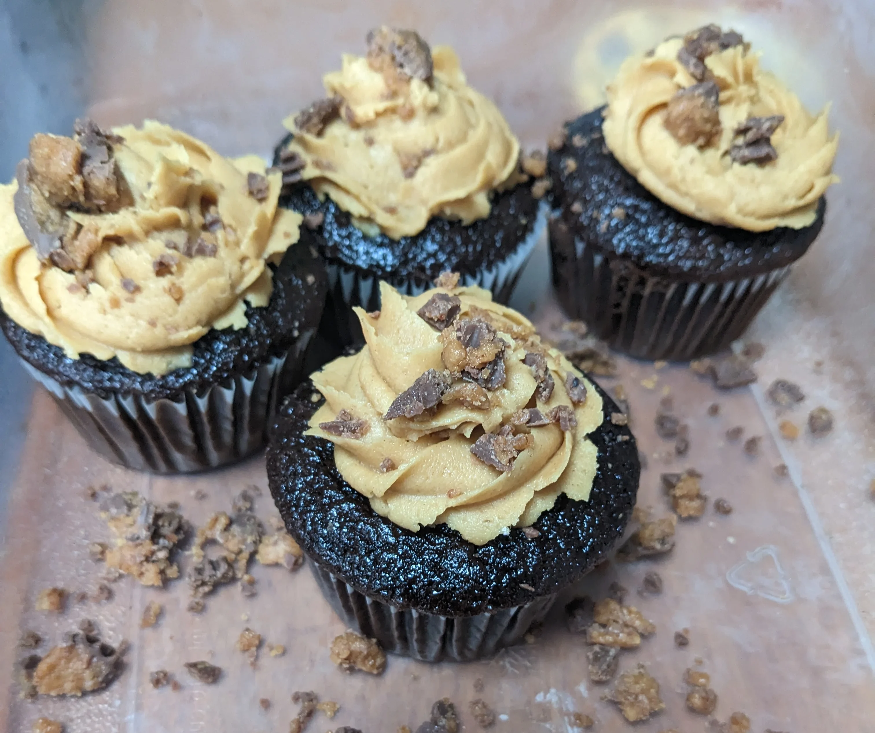 chocolate-peanut-butter-cupcakes