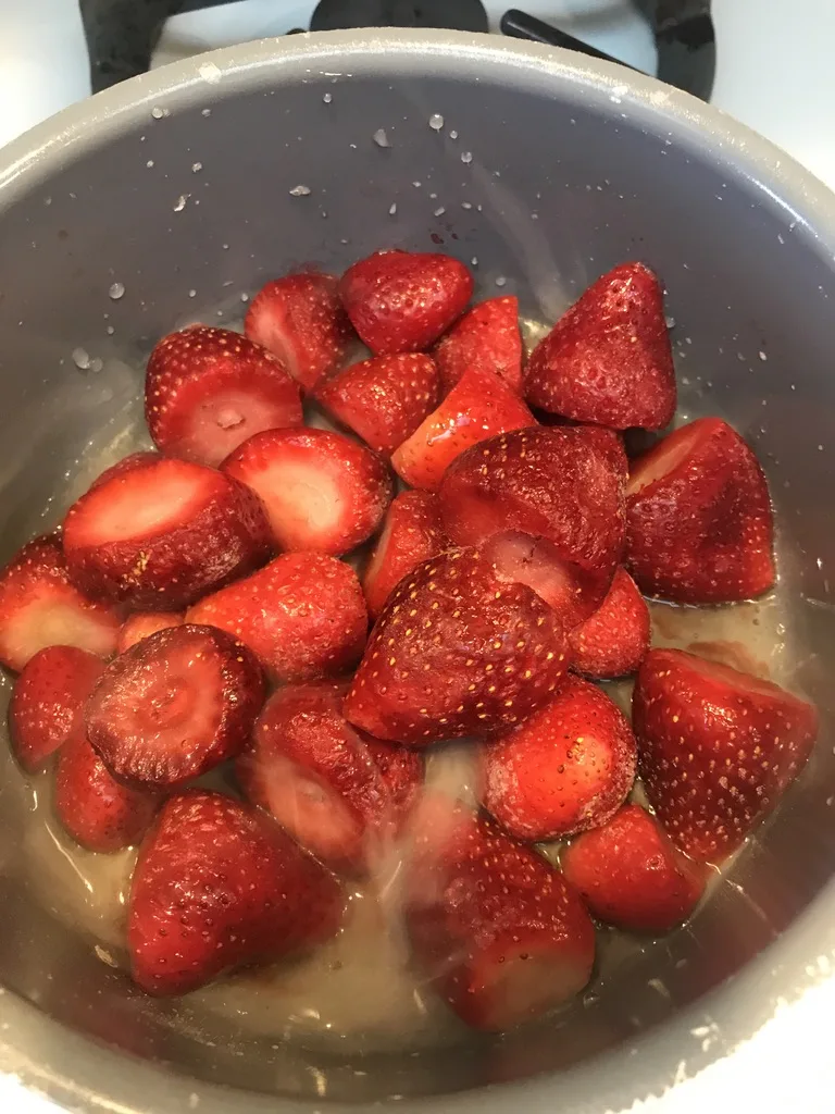low-sucrose-berry-jam