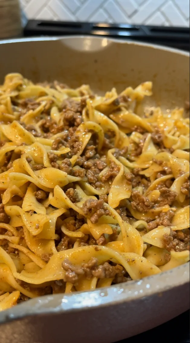 one-pot-ground-beef-and-egg-noodles