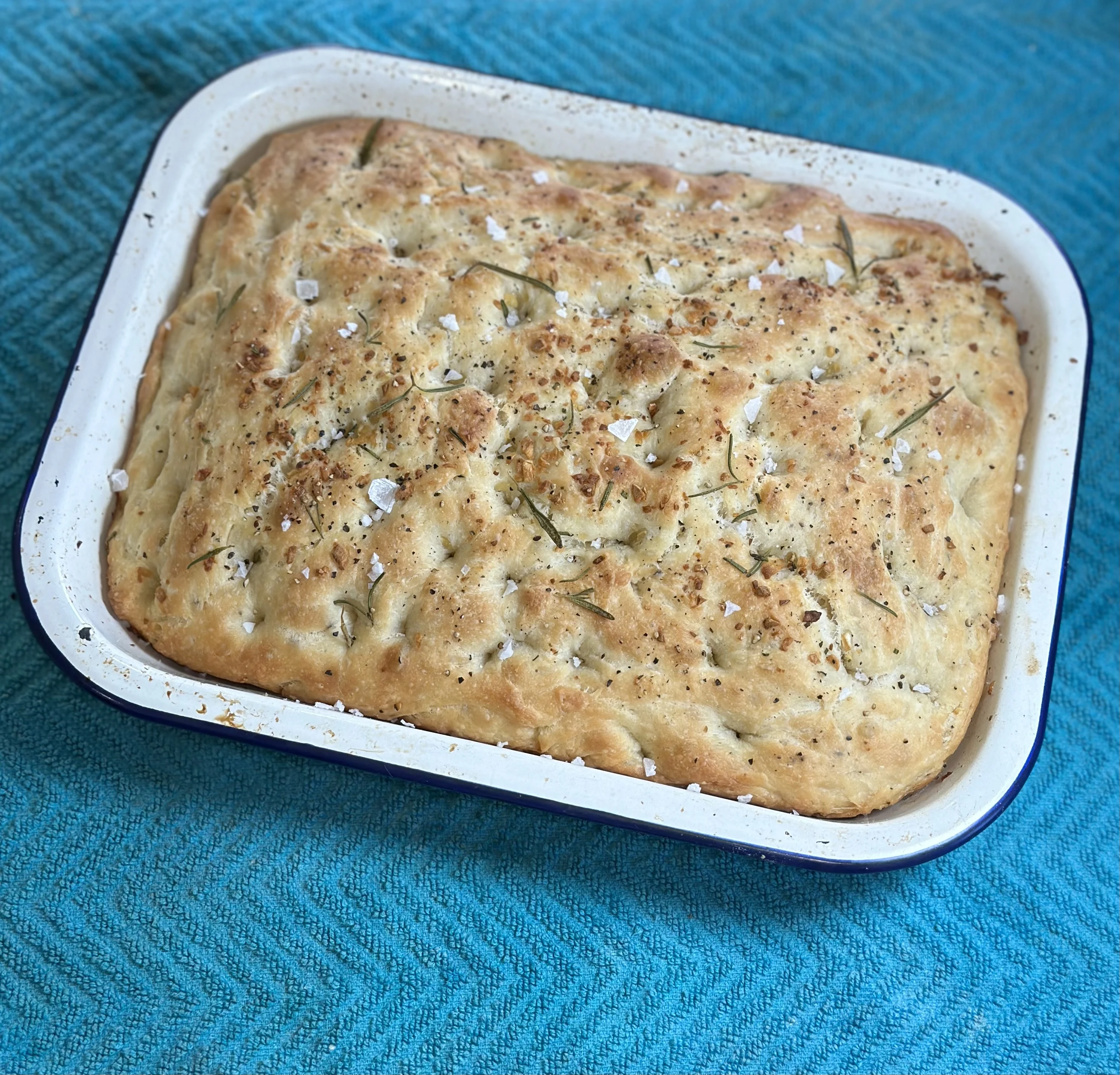 no-knead-garlic-rosemary-and-pepper-focaccia