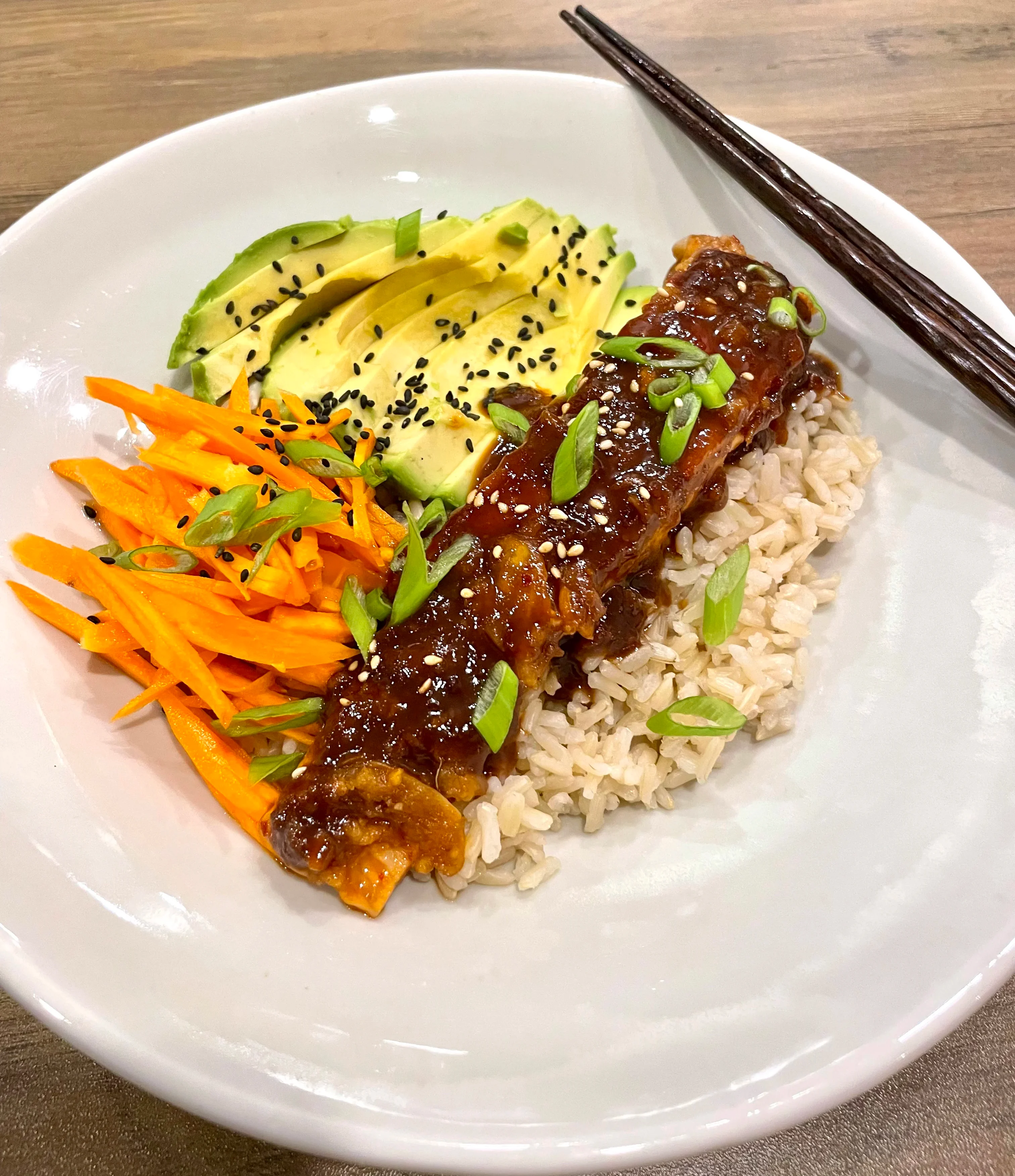 grilled-salmon-bowl-with-garlic-miso-glaze