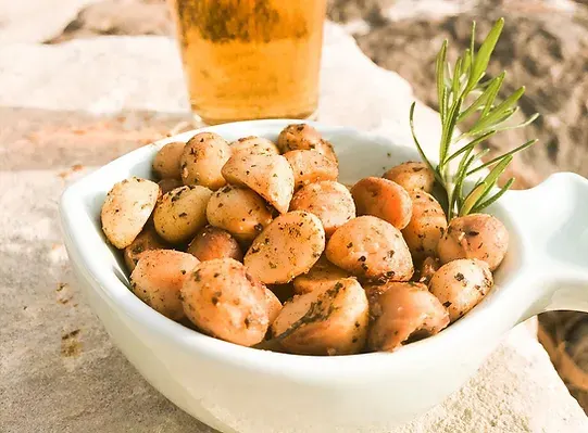 roasted-macadamias