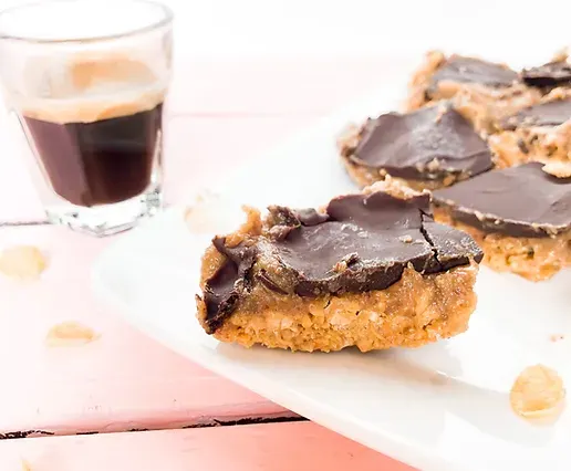vegan-crunchy-caramel-slice