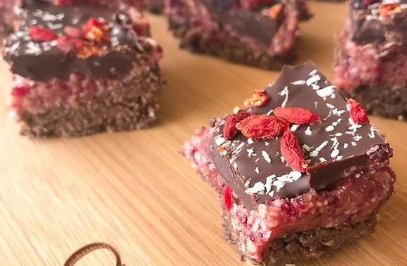 mixed-berry-slice